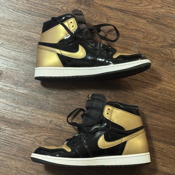 Air Jordan 1 Retro High OG Gold Toe Black White Size 11 (2017) main image 12